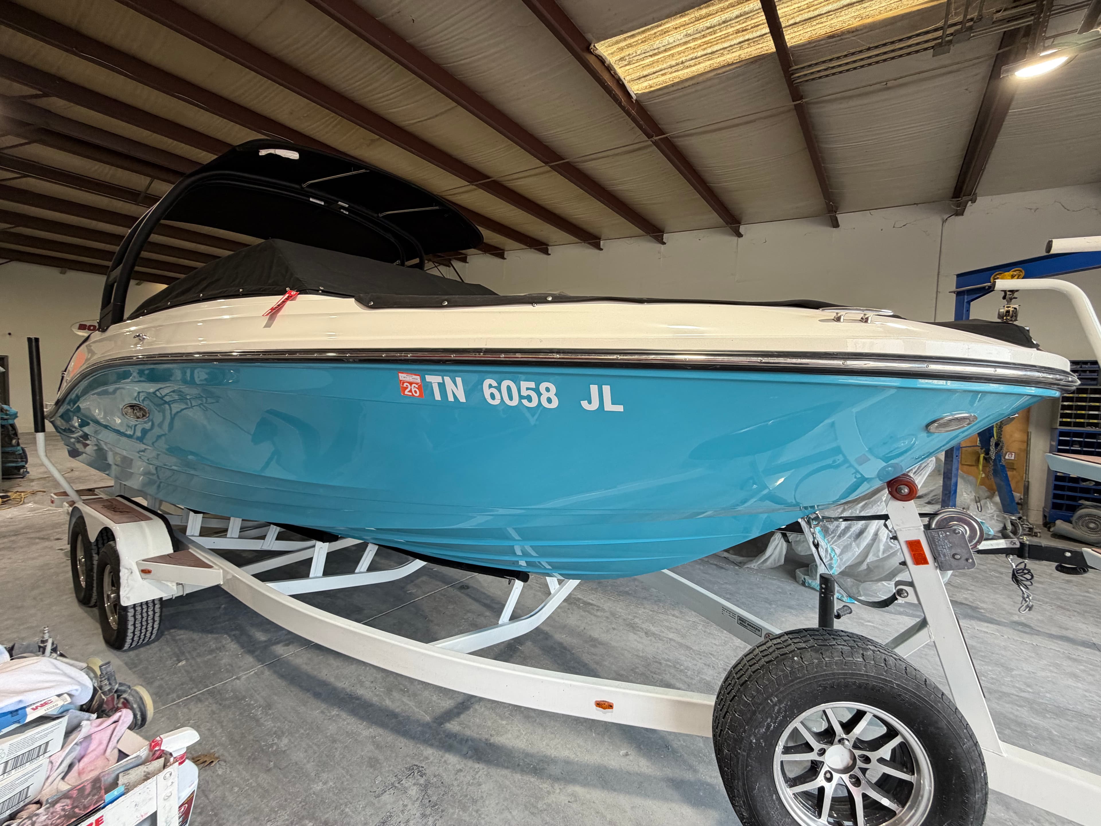 2023 Sea Ray 230 SPX - exterior