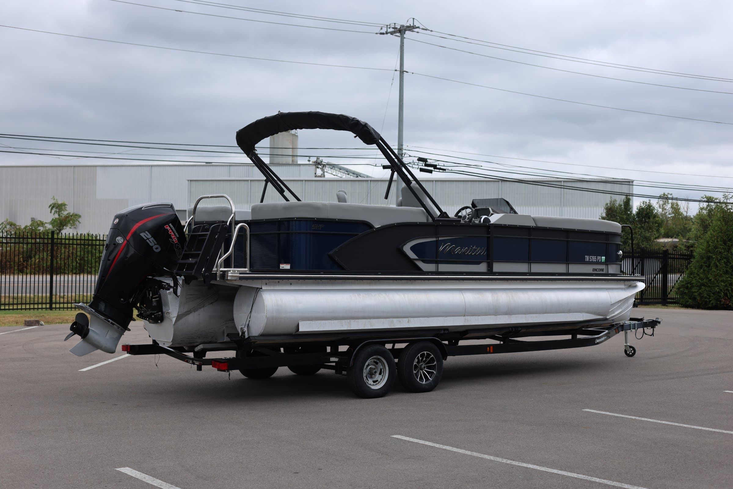 2022 Manitou Encore - exterior