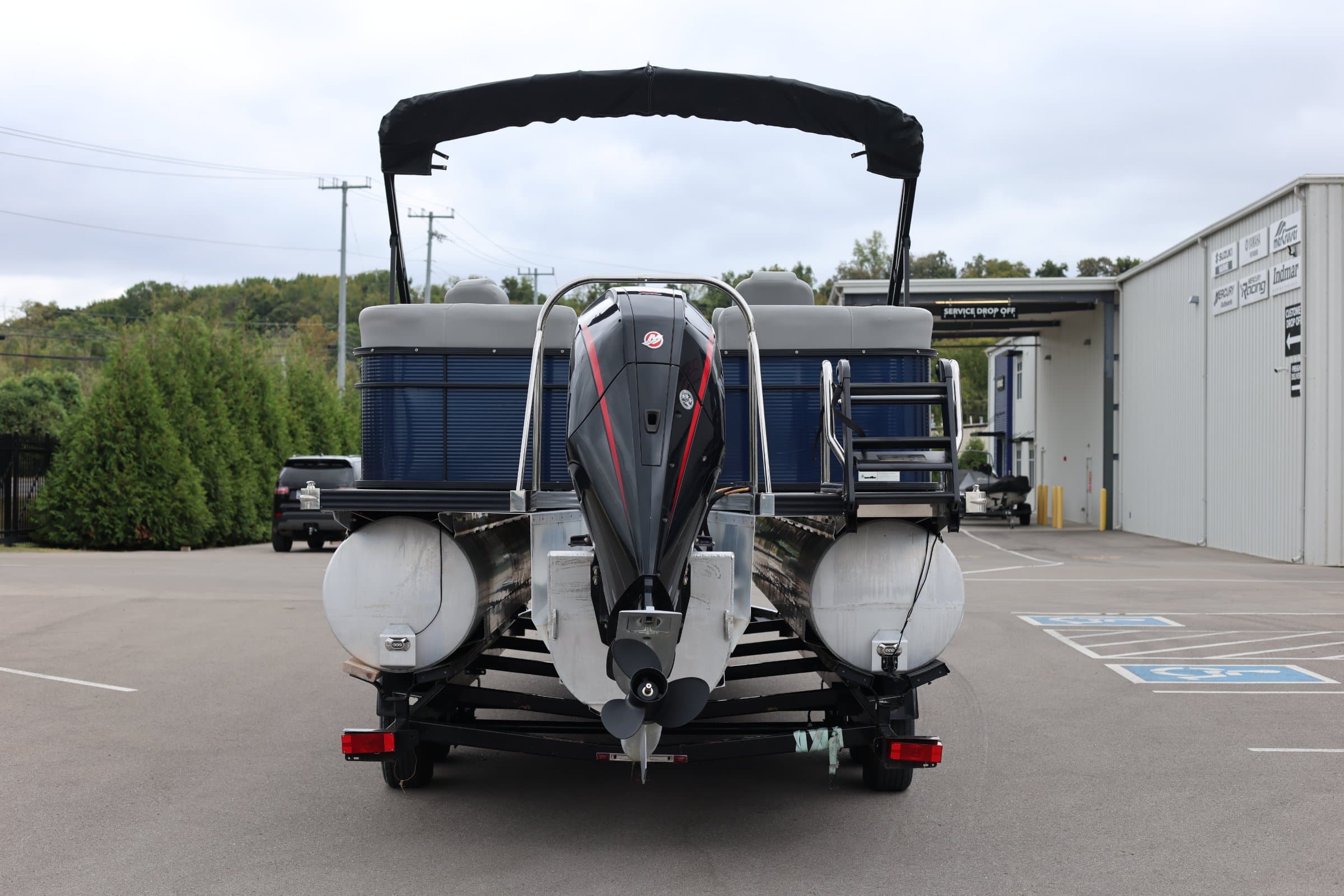 2022 Manitou Encore - exterior