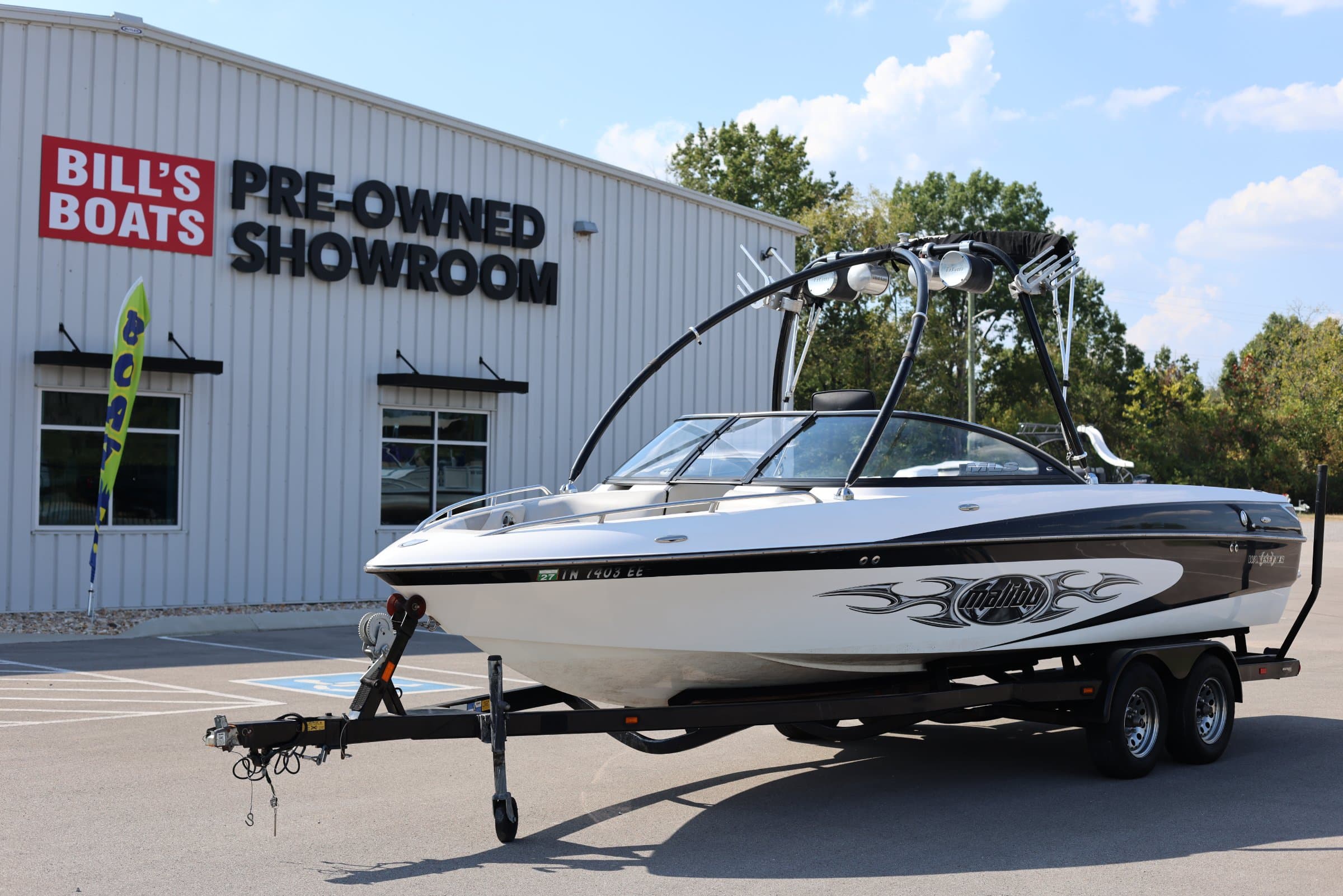 2004 Malibu 23 LSV Wakesetter - exterior