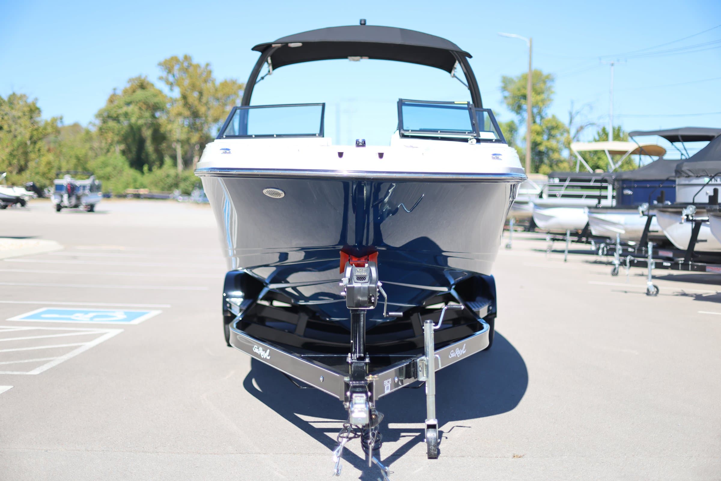 2023 Sea Ray 230 SPX - exterior