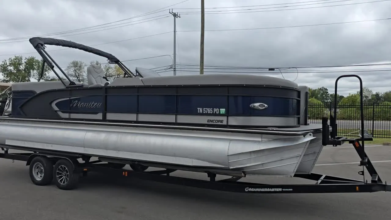 2022 Manitou Encore - exterior