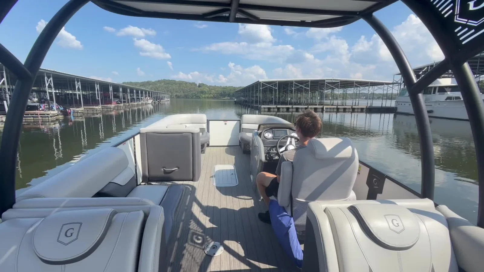 2021 Godfrey Monaco 255SD - exterior