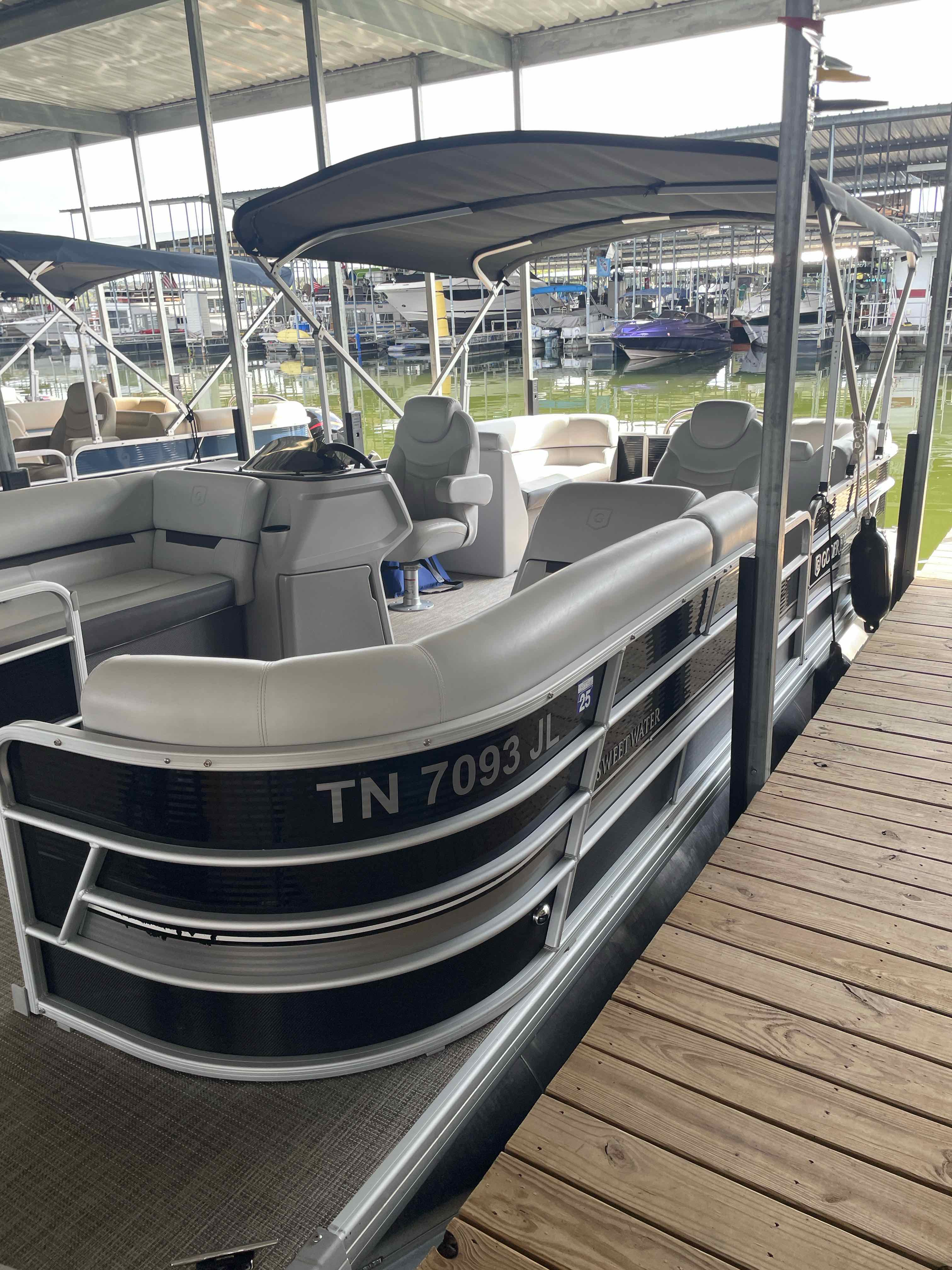 2022 Sweetwater SB - exterior