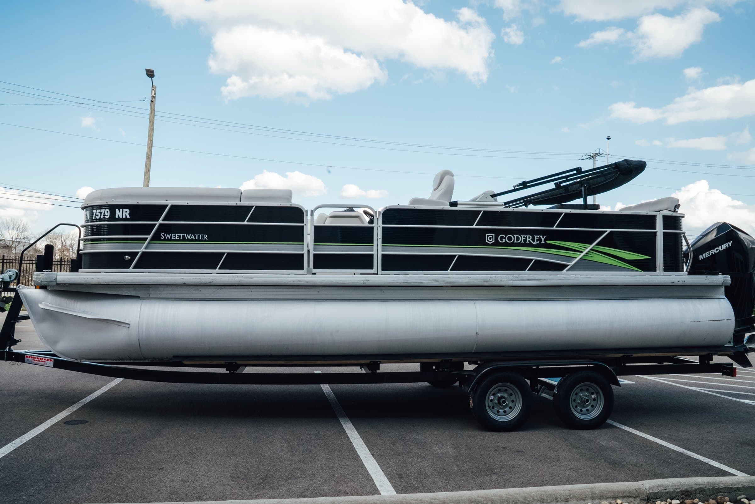 2023 Sweetwater 2486DT - exterior