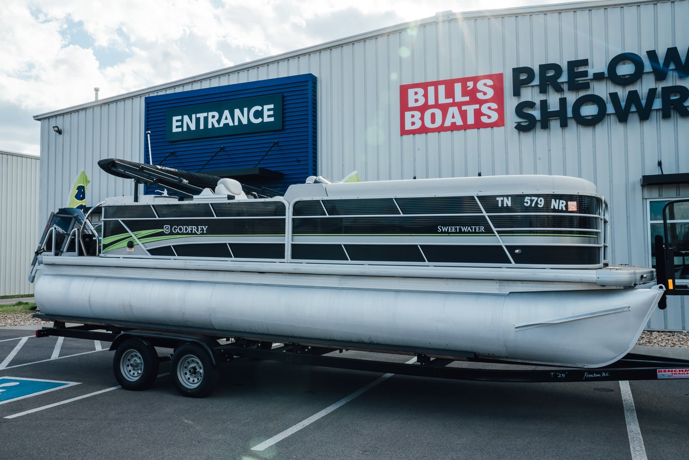 2023 Sweetwater 2486DT