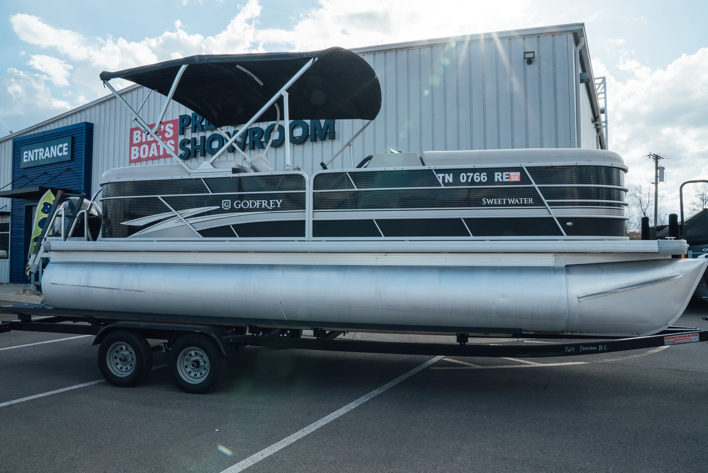 2023 Sweetwater 2286SB - exterior